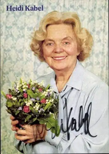 Ak Schauspielerin Heidi Kabel, Portrait, Autogramm, Blumenstrauss