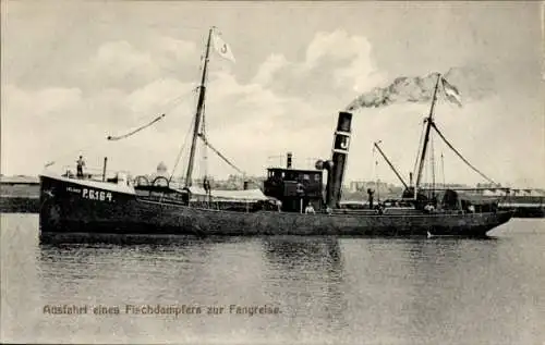 Ak Geestemünde Bremerhaven, Fischereihafen, Ausfahrt eines Fischdampfers, Island PG 164