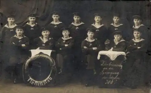 Foto Ak Deutsche Soldaten in Uniformen, Seeleute, Flottenstab SMS Friedrich der Große