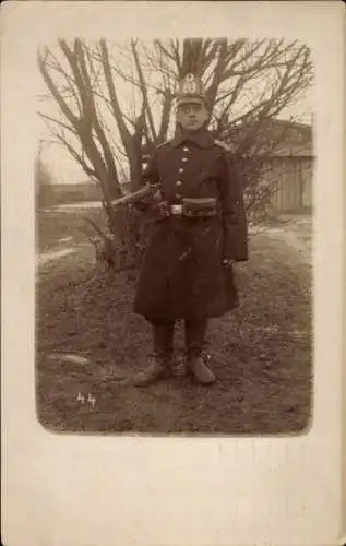 Foto Ak Königsberg Ostpreußen, Deutscher Soldat in Uniform, Landsturm Infanterie Regiment 4