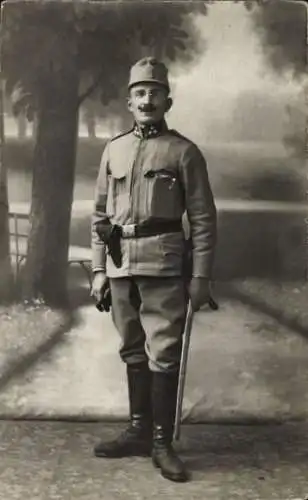 Foto Ak KuK Soldat in Uniform, Standportrait
