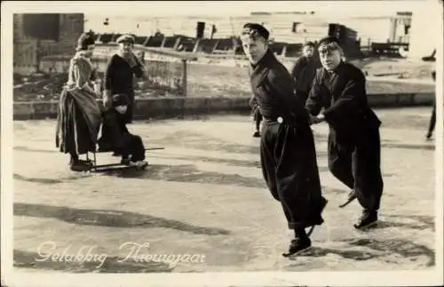 Ak Glückwunsch Neujahr, Eisläufer in niederländischen Trachten