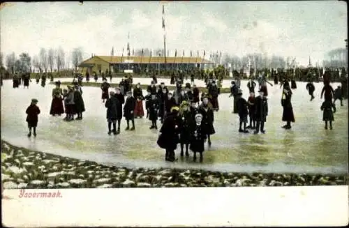 Ak Menschen beim Eislaufen, Eisstadion