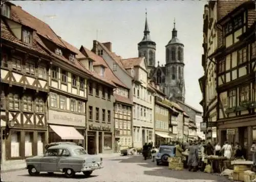 Ak Göttingen in Niedersachsen, Johannisstraße, Kirchtürme, Fachwerkhäuser, Auto