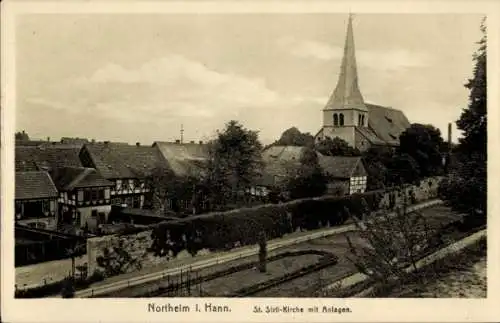 Ak Northeim in Niedersachsen, St. Sixti-Kirche, Fachwerkhäuser