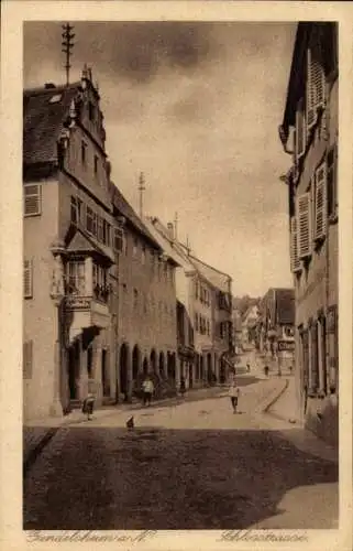 Ak Gundelsheim am Neckar, Blick in die Schlossstraße, Passanten