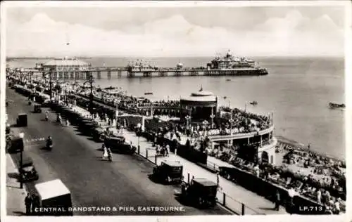 Ak Eastbourne East Sussex England, zentraler Musikpavillon, Pier