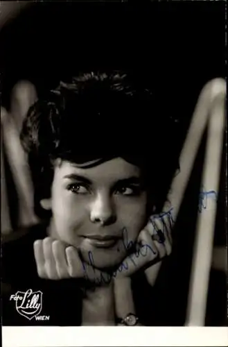 Ak Schauspielerin Monika Strauch, Portrait, Autogramm
