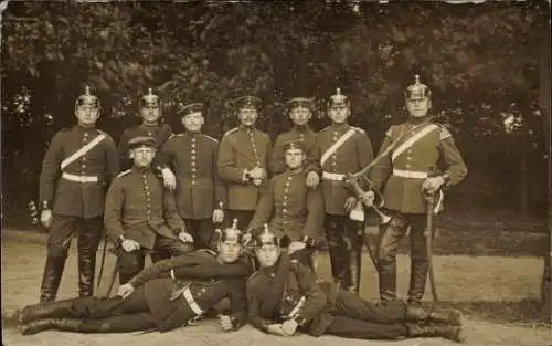 Foto Ak Berlin, Deutsche Soldaten in Uniformen