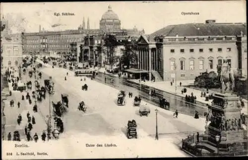 Ak Berlin Mitte, Deutsche Staatsoper, Unter den Linden, königliches Schloss, Denkmal