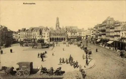 Ak Saint Quentin Aisne, Rathausplatz, Denkmal, Soldaten, Kutschen