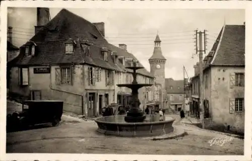 Ak Meymac Correze, Fontaine monumentale, Tour de l'Horloge