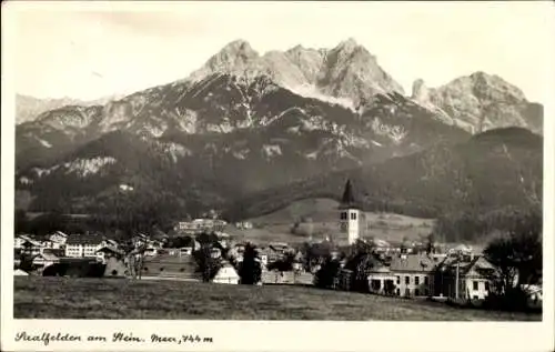 Ak Saalfelden am Steinernen Meer in Salzburg, Panorama, Kirche, Gipfel