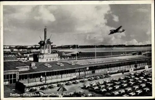 Ak Berlin Tempelhof, Flughafen Tempelhofer Feld, Flugzeug, Terrasse
