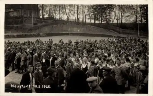 Foto Ak Neustadt an der Orla, Versammlung am 10. Mai 1925