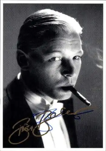 Ak Schauspieler Ben Becker, Portrait, Zigarette, Comedian Harmonists, Autogramm
