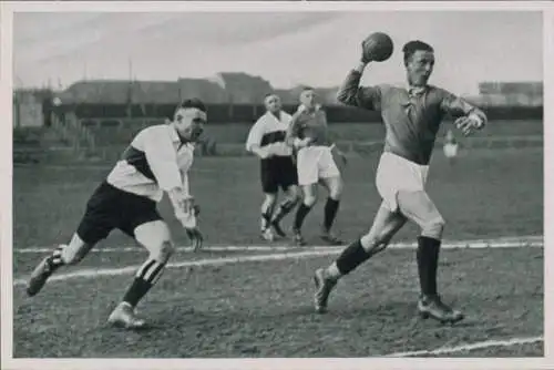 Sammelbild Olympia 1936, Deutsche Meisterschaft im Handball, Polizei Berlin, Hindenburg Allenstein