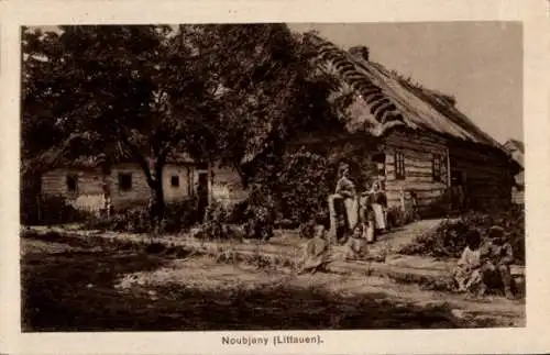 Ak Noubjany Litauen, Wohnhaus, Familie