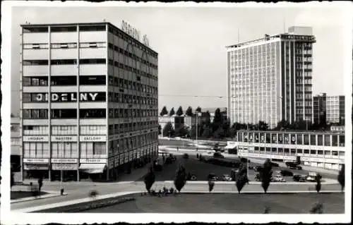 Ak Zlín Gottwaldov in Mähren Region Zlin, Teilansicht, Hochhäuser, Kino