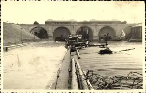 Foto Ak Misburg Hannover in Niedersachsen, Schachtschleuse an der Hindenburgschleuse 1942