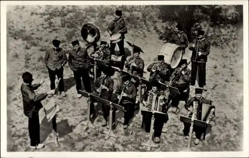 Ak KRO Hilversum, De Bietenbouwers, Orchester, Musikinstrumente