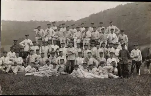 Foto Ak Münsingen in Württemberg, Truppenübungsplatz, Deutsche Soldaten in Uniform