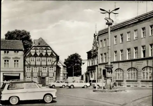 Ak Perleberg in der Prignitz, Schuhmarkt, Autos, Trabant, Fachwerkhaus