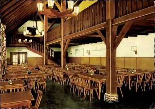 Ak Langeoog Nordseebad, Jugendherberge, Speisesaal mit Holzstühlen und Tischen, DJH