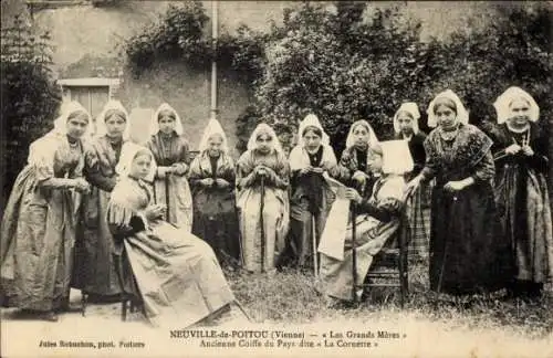 Ak Neuville-de-Poitou Vienne, Les grands Meres, Ancienne Coiffe du Pays dite La Cornette, Trachten
