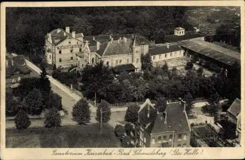 Ak Bad Schmiedeberg (Bezirk Halle) Dübener Heide, Sanatorium Kaiserbad, Luftbild