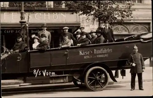 Foto Ak Berlin Mitte, Unter den Linden, Käse's Rundfahrten 1913, Autobus vor dem Cafe Schön