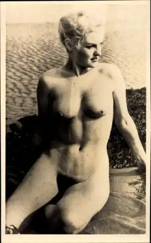 Foto Frauenakt, Blond, Sitzend, Nackt, Barbusig, Strand