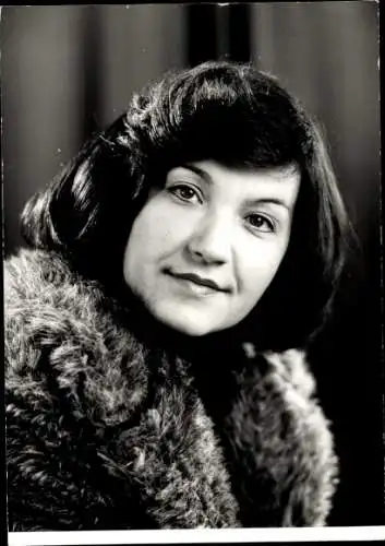 Ak Schauspielerin Christa Ruth Oenicke, Portrait, Autogramm, Pelz