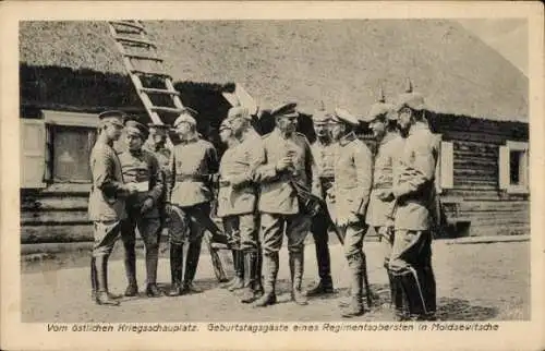 Ak Vom östlichen Kriegsschauplatz, Geburtstagsgäste eines Regimentsobersten, I. WK, Pickelhaube