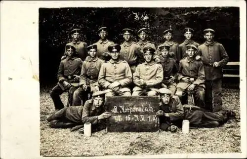 Foto Ak Deutsche Soldaten in Uniformen, 8. Korporalschaft 15. Inf. Rgt, 1. Kp.
