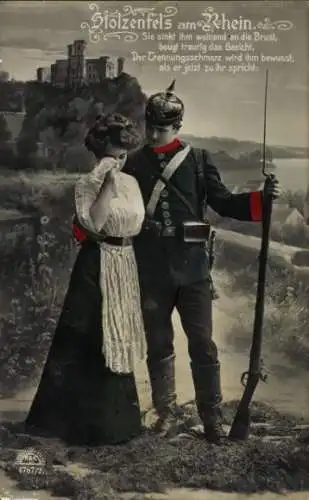 Ak Stolzenfels am Rhein, Weinende Frau, Soldat, Gewehr