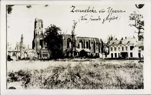 Foto Ak Zonnebeke Westflandern, Kriegszerstörung, Kirchenruine
