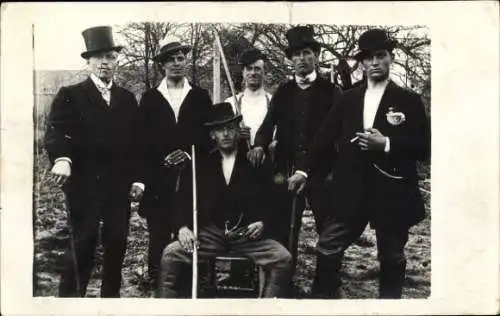 Foto Ak Männer mit Zylindern und Hüten, Gruppenaufnahme