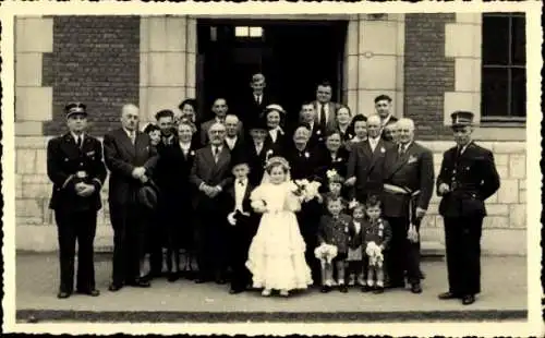 Foto Ak Hochzeitsgesellschaft, Liliputaner