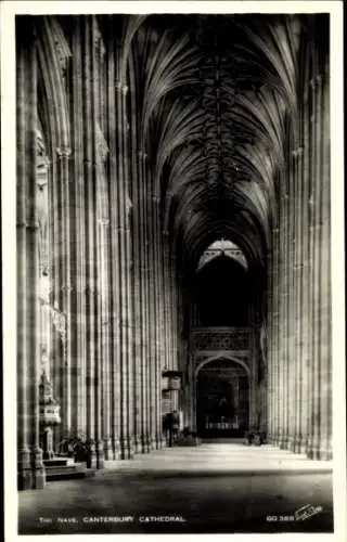 Ak Canterbury Kent England, Kathedrale, das Kirchenschiff