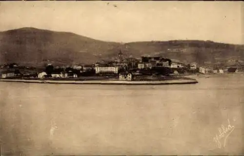 Ak Hendaye Pyrénées-Atlantiques, Vue generale de Fontarabie, vue prise de la Cote francaise