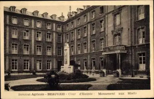 Ak Beauvais Oise, Institut Agricole, Eingangshof, Monument aux Morts