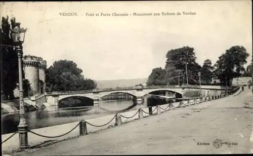 Ak Verdun Meuse, Brücke, See, Monument aux Enfants de Verdun