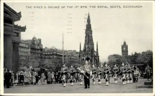 Ak Edinburgh Schottland, Die Dudelsäcke und Trommeln des 1. Btn der Royal Scots