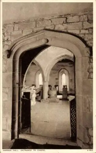 Ak Bakewell Derbyshire England, Haddon Hall, Eingang zur Kapelle