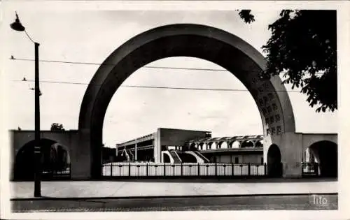 Ak Bordeaux Gironde, Das Städtische Stadion, Eingangsportikus