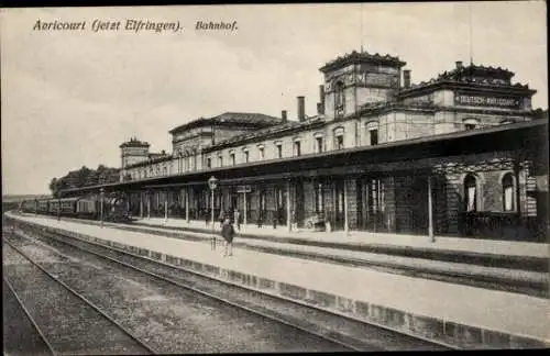 Ak Avricourt Elfringen Meurthe et Moselle, Blick auf den Bahnhof, Gleisseite