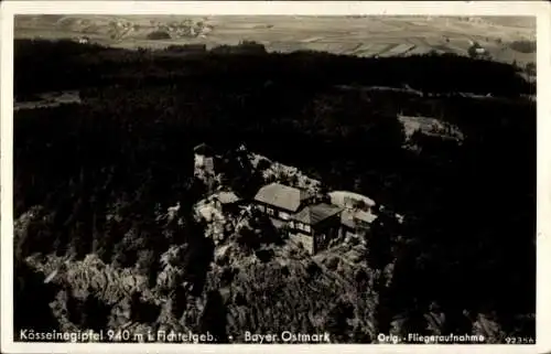 Ak Wunsiedel im Tal der Röslau Oberfranken, Fliegeraufnahme, Kösseinehaus, Panorama vom Ort
