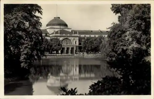 Ak Wiesbaden in Hessen, Kurhaus, Blick vom Kurgarten