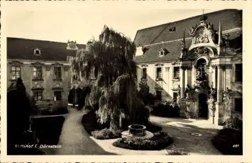 Ak Dürnstein an der Donau Wachau Niederösterreich, Stiftshof